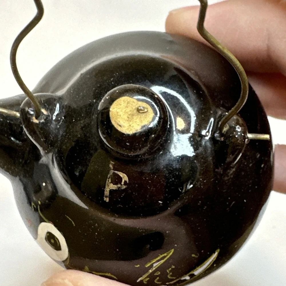Tea Pot Salt & Pepper Shakers - Vintage Hand Painted Made in Japan